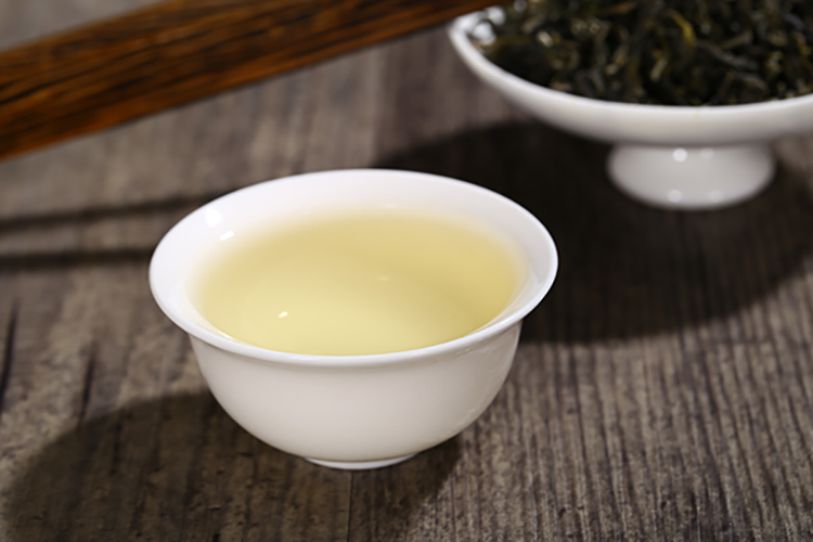 乌牛早茶与龙井茶：品味与特点的比较