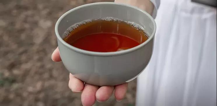 茶艺师私藏煮茶妙招，在凉秋煮一壶枣香四溢老白茶