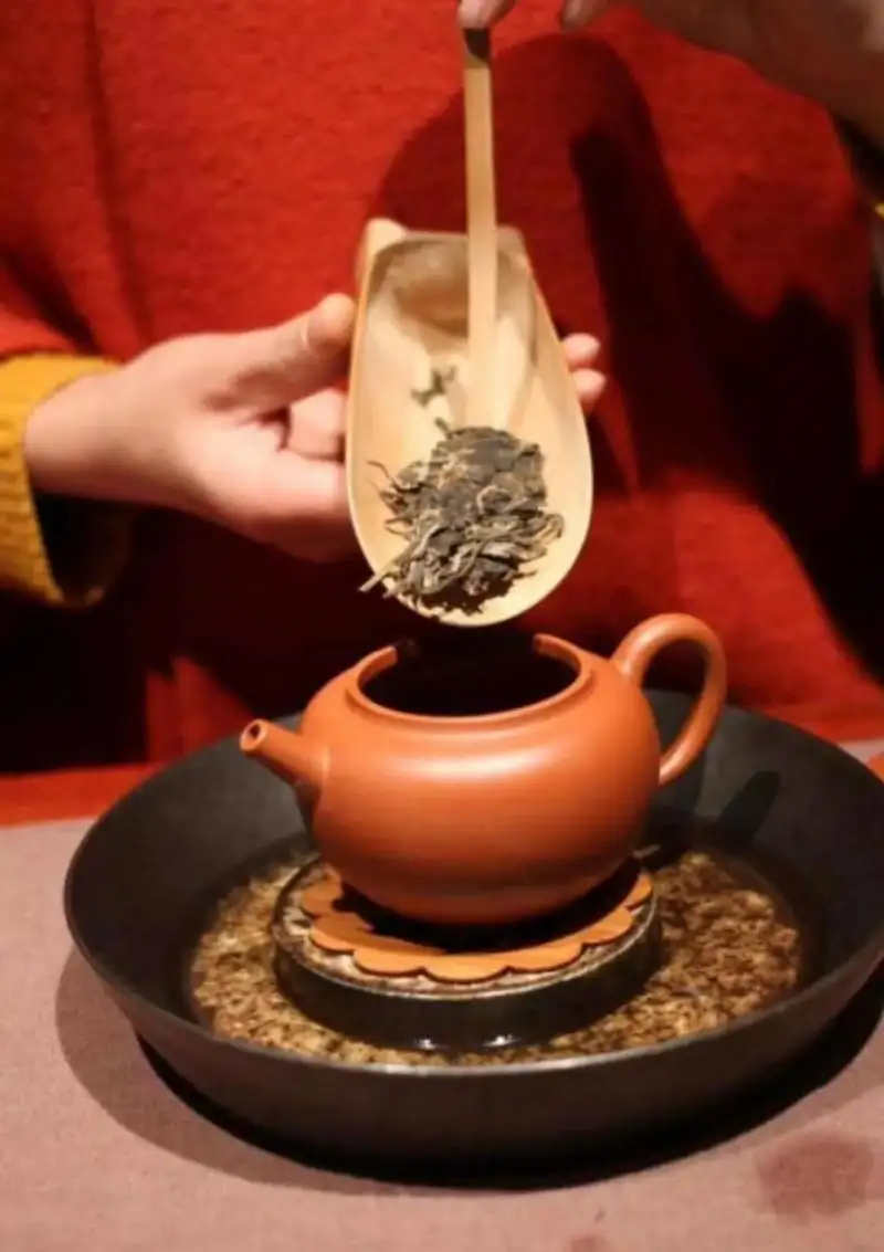 老茶客为什么喜欢收藏易武茶？